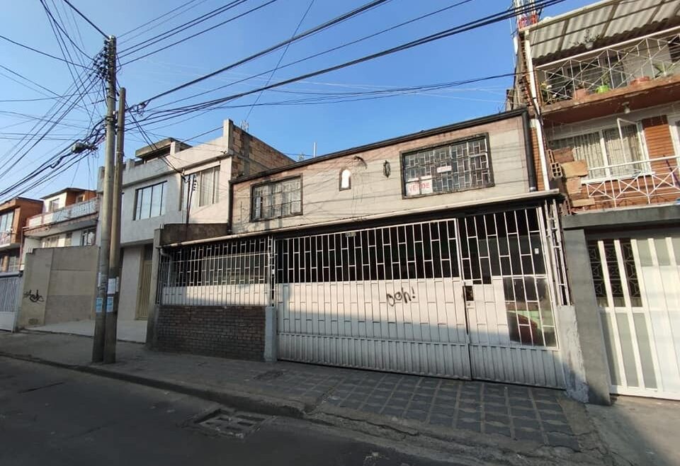 CASA EN VENTA LA ESTRADA.