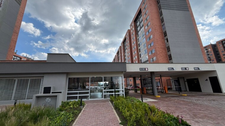 SE ARRIENDA APARTAMENTO NUEVO EN MADRID, CUNDINAMARCA 53m Calle 8 Sur #24-165Torre 13 – Apto 851Conjunto Residencial Citrino – La Prosperidad