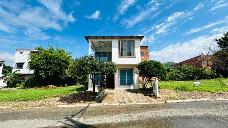 CASA NUEVA PARA ESTRENAR EN NARIÑO, CUNDINAMARCA – CONDOMINIO VERDE DEL CAMPO