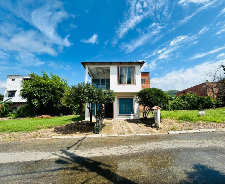 CASA NUEVA PARA ESTRENAR EN NARIÑO, CUNDINAMARCA – CONDOMINIO VERDE DEL CAMPO