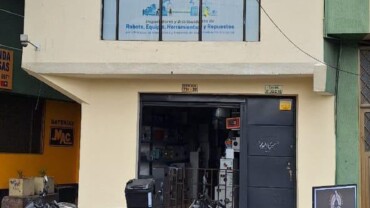 SE VENDE CASA COMERCIAL EN VENTA – SIMÓN BOLÍVAR,Barrio Simón Bolívar, Localidad de Barrios Unidos, Bogotá D.C.📐 Área del lote: 83.64 m²📏 Medidas: 5.05 m de frente x 15 m de fondo🏘️ Estrato: 2
